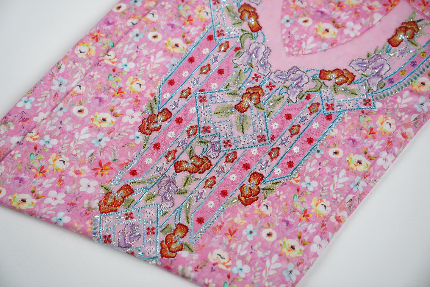 Bel Rose Élégance | Pink Geometric Floral Embroidered Dress