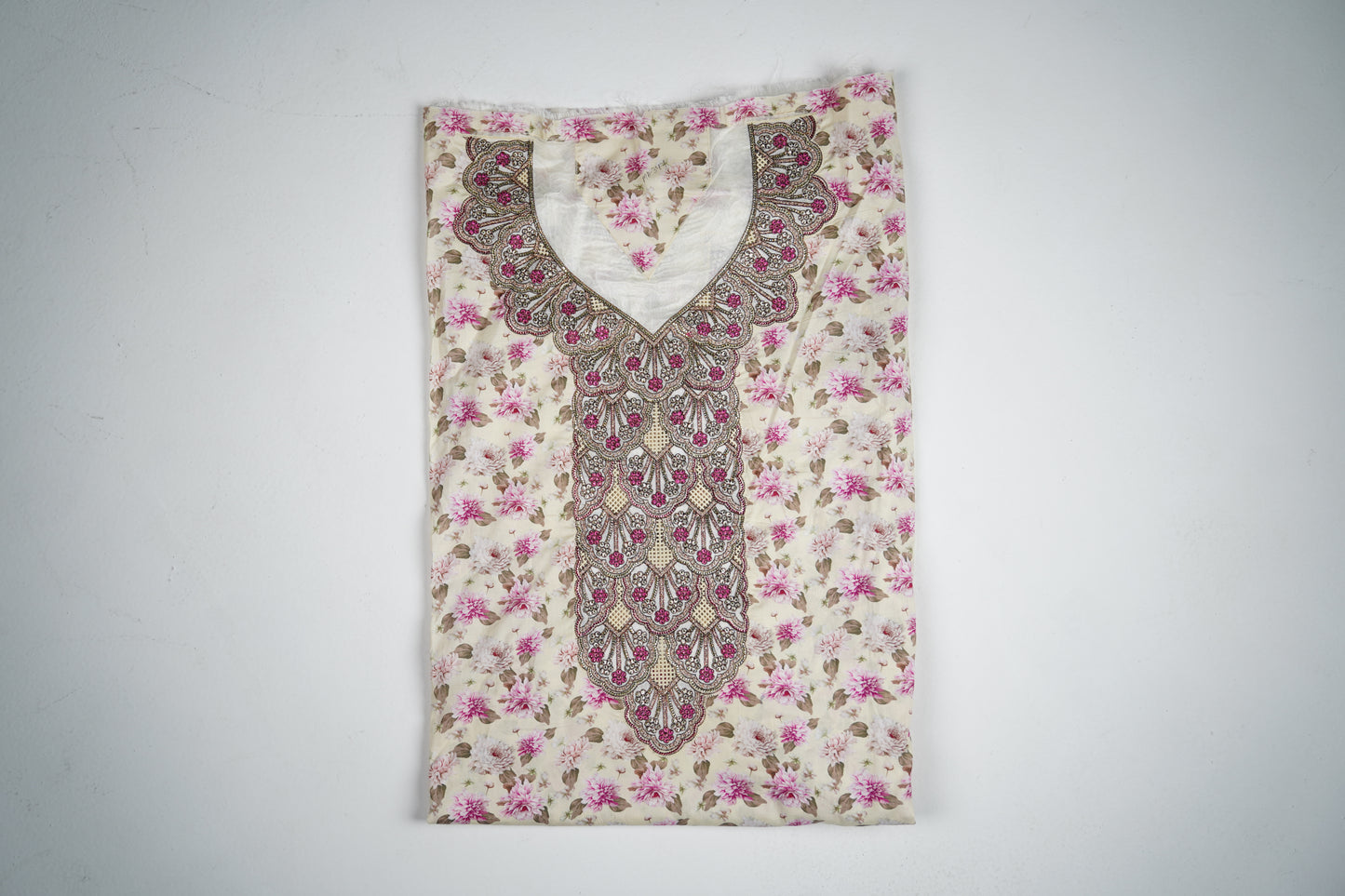 Bel Magnolia | Gold and Fuchsia Accents