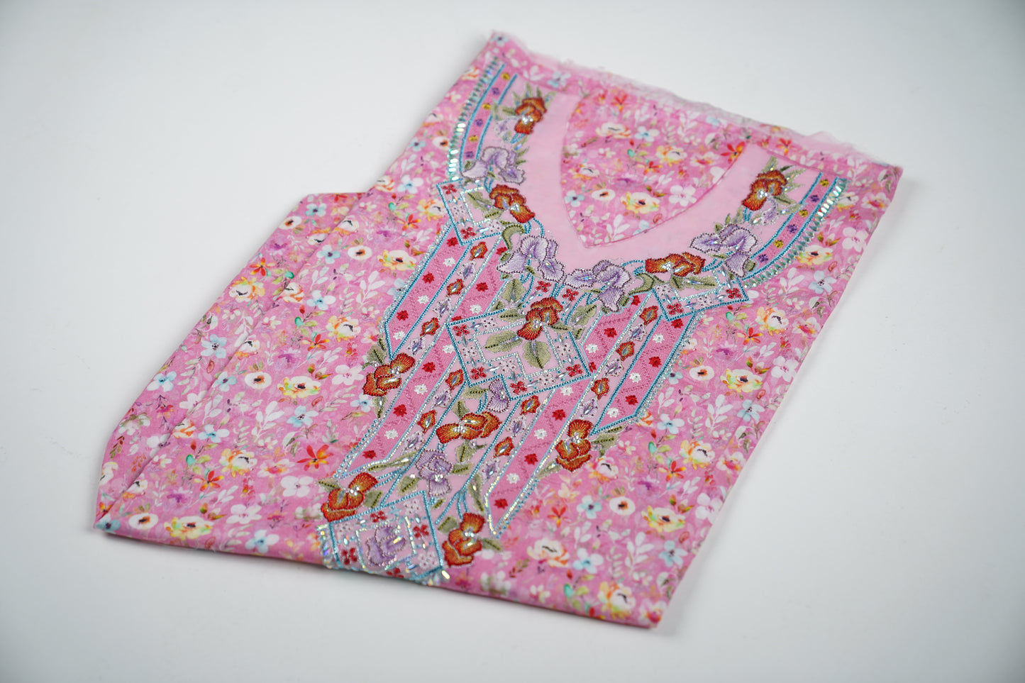 Bel Rose Élégance | Pink Geometric Floral Embroidered Dress