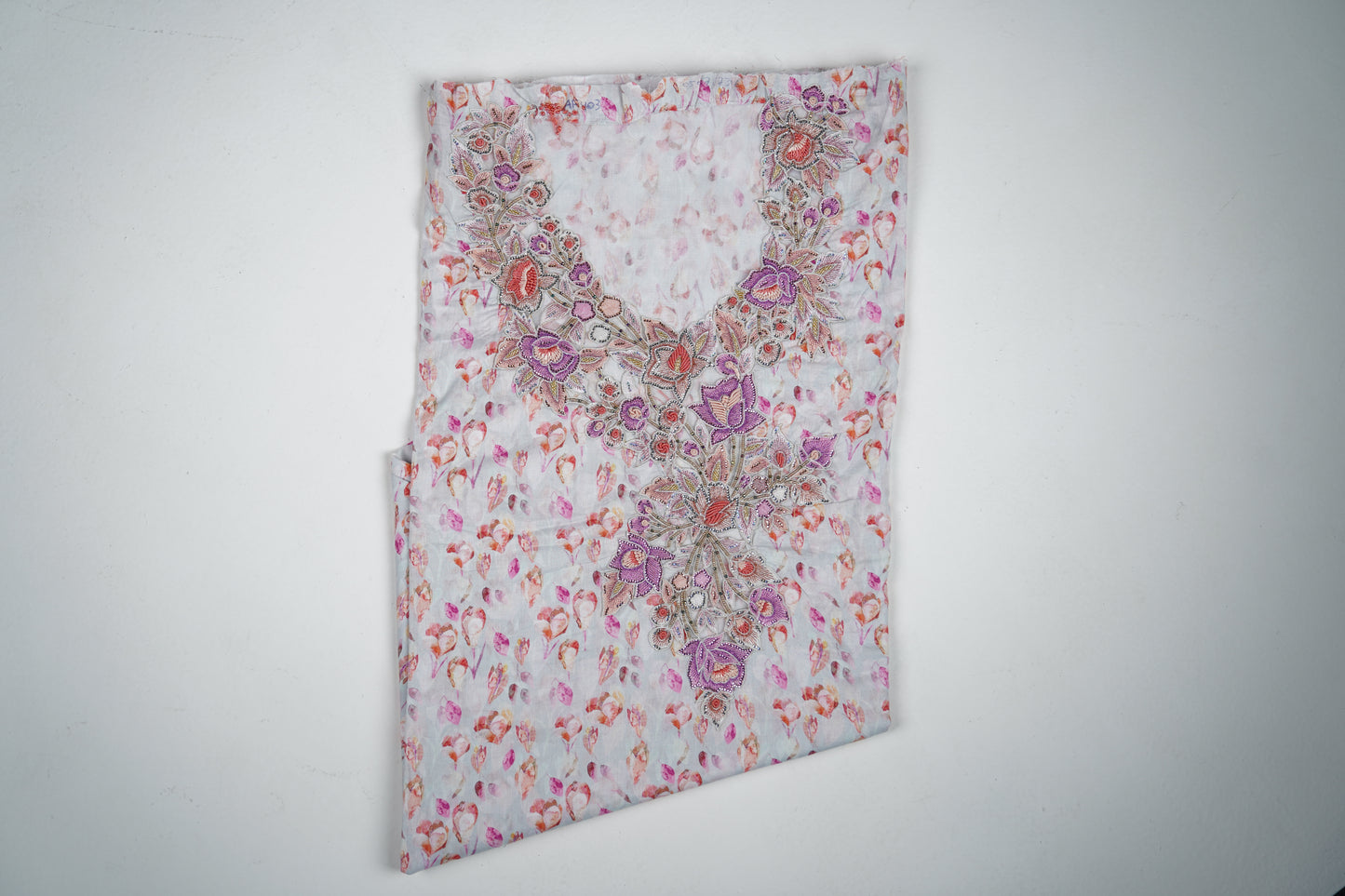 Bel Doux Pétale | Soft Floral Fabric with Petal-Inspired Embroidery