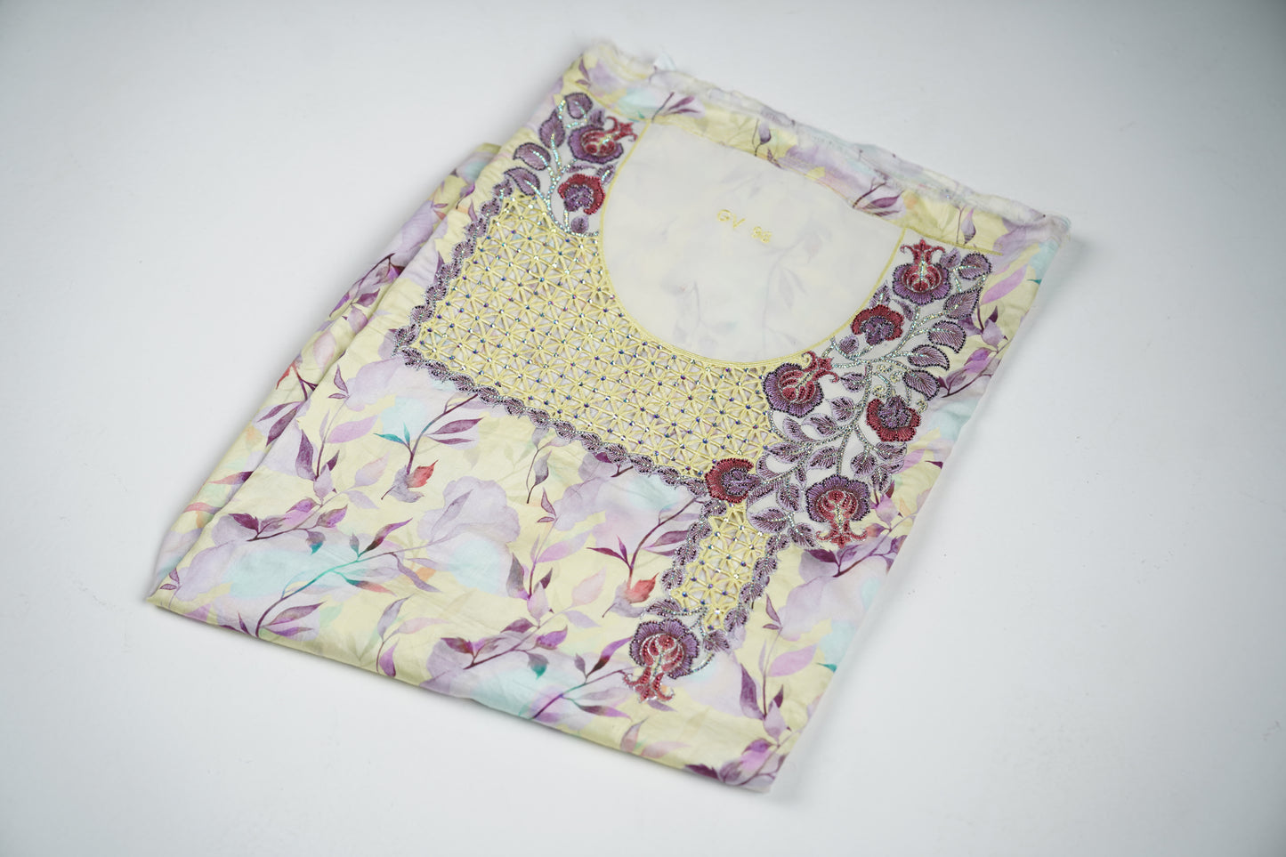 Bel Lilas Doré |  Golden and Lilac Embroidery