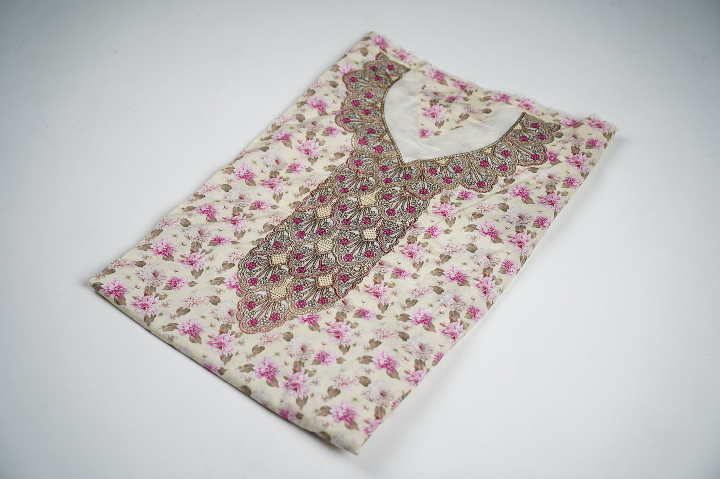 Bel Magnolia | Gold and Fuchsia Accents